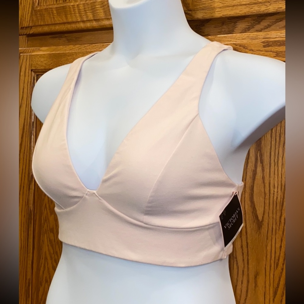 NWT Victorias Secret Light Pink Sports Bra, Size Large